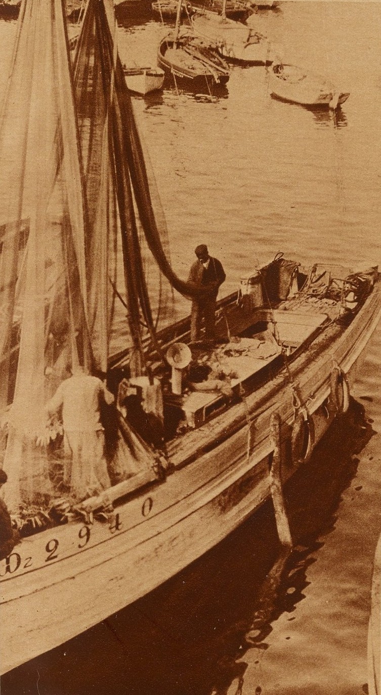 Source : Magazine Vu du 25/06/1930 - Image extraite d'un article de Marc Daubrive, intitulé "Les Sardiniers du Finistère"
