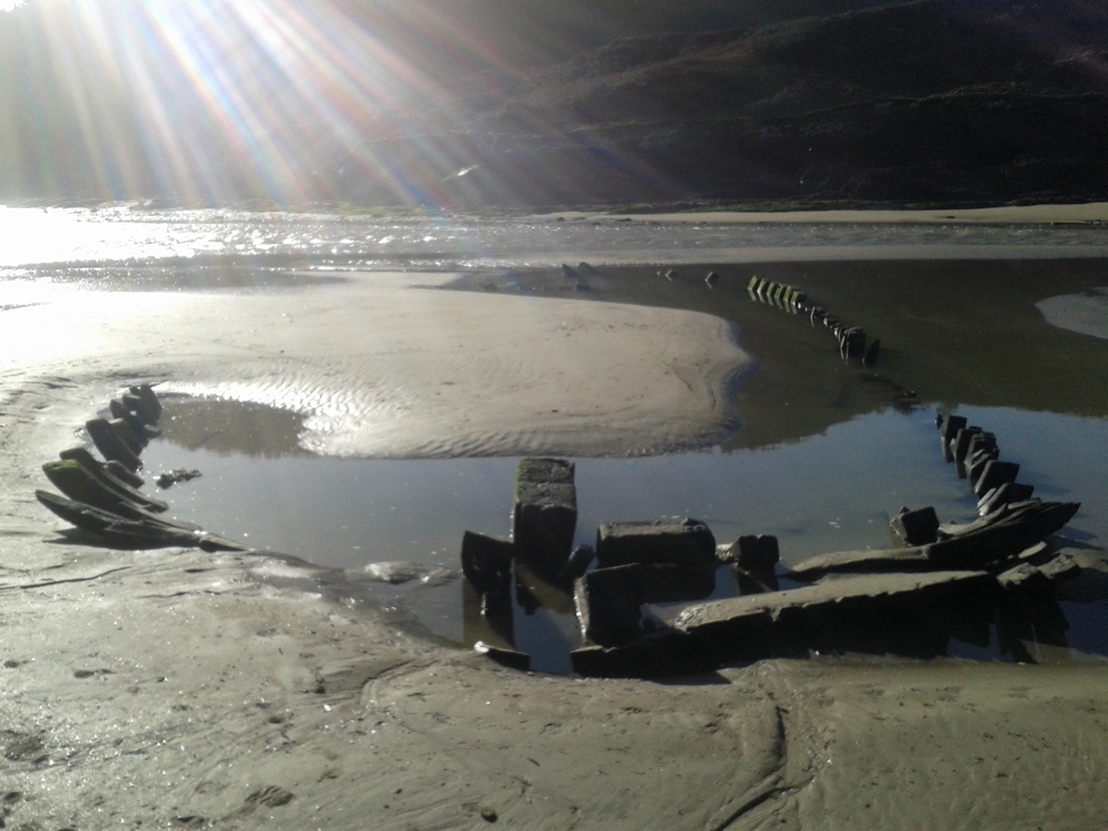 Source : Collection personnelle de Vincent Bathany.Sur la plage de Ste Anne la Palud, coté Tréfuntec, restes de l'épave du Douarneniste (février 2014).