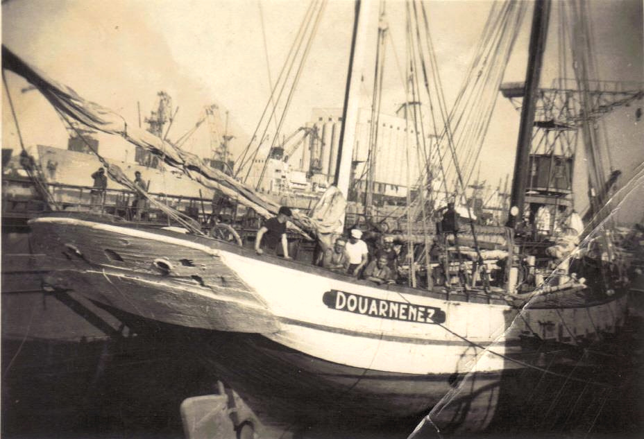 Source : Collection personnelle de Jean-Louis Richard.L’Yvonne en cale sèche (dock flottant), peut-être à Casablanca, avril 1947.