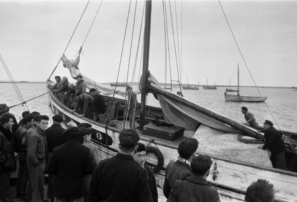 Source : Photo transmise par Jean-Louis Richard. Le Laennec en escale au port de Sein, vers 1953.