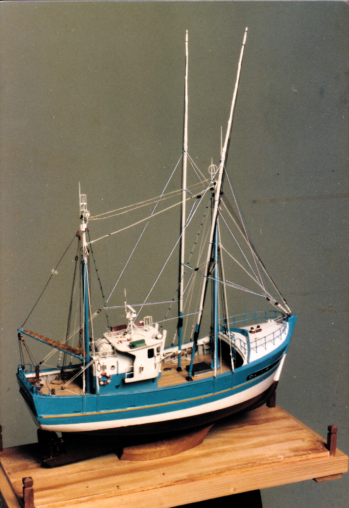 Source : Collection personnelle de Jacques Larhant. Maquette du Kurun gréé pour la pêche au thon, réalisée par Gilles Thomas de Douarnenez.